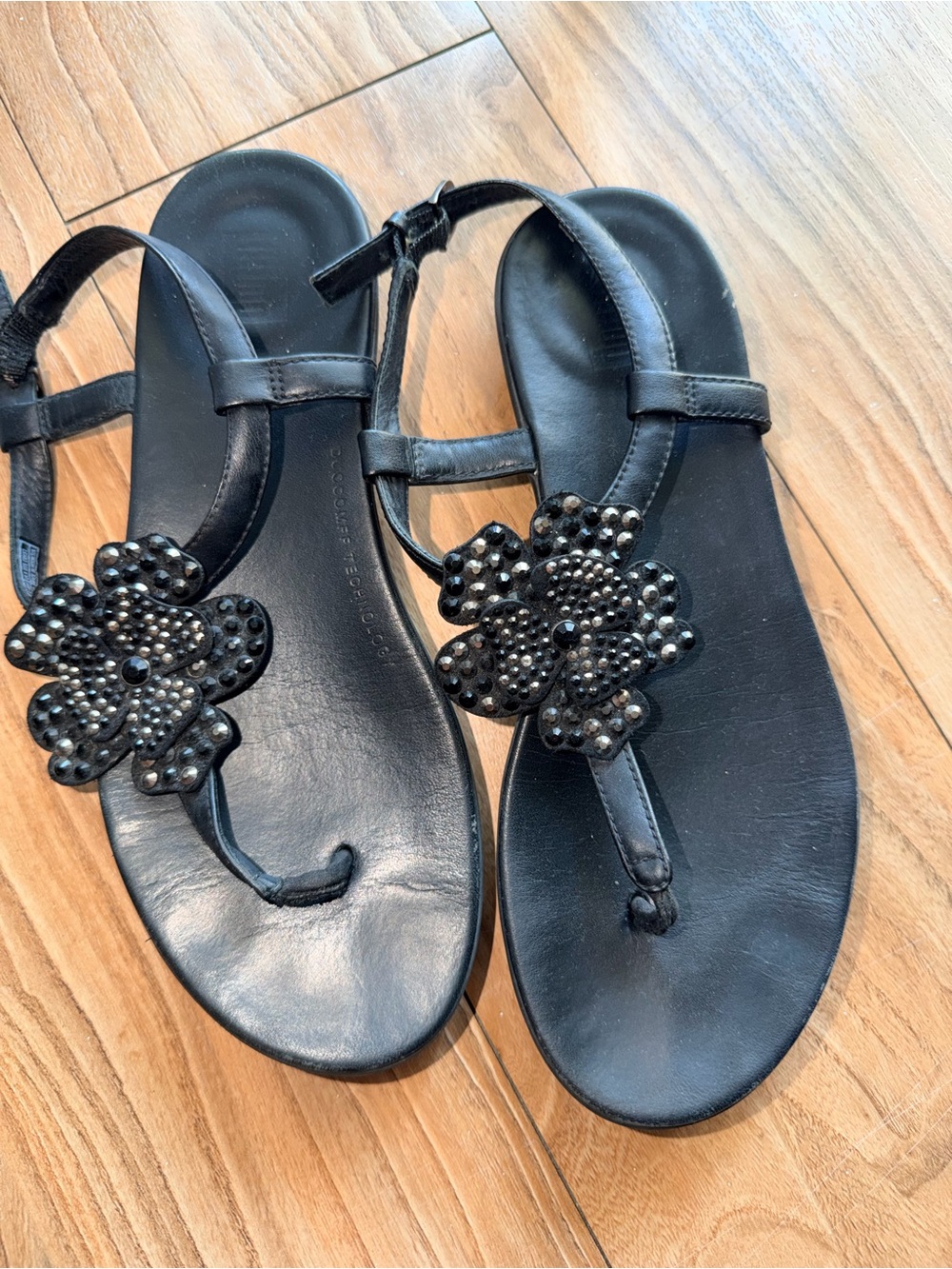 Fitflops- Black Floral T-Strap Women's Sandals with Stud Detail